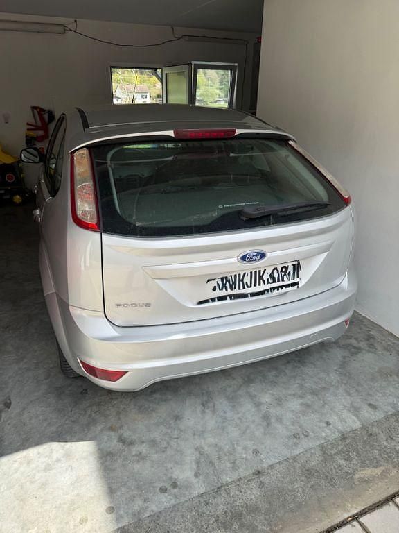 Second-hand Ford Focus Titanium 101 CP (74 kW) 2009 Argintiu Berlinǎ