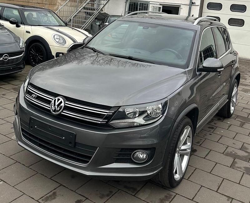 Gebraucht VW Tiguan LOUNGE 150 PS (110 kW) 2015 Grau SUV