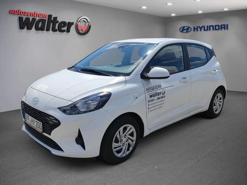 Atlas white / sol Gebraucht 2024 Hyundai i10 Select Kleinwagen | 14.990 € (Fairer Preis) - Bild 1/1