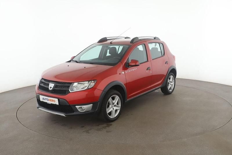 Rot Gebraucht 2016 Dacia Sandero Stepway Ambiance Kleinwagen | 8.690 € (Fairer Preis) - Bild 1/3