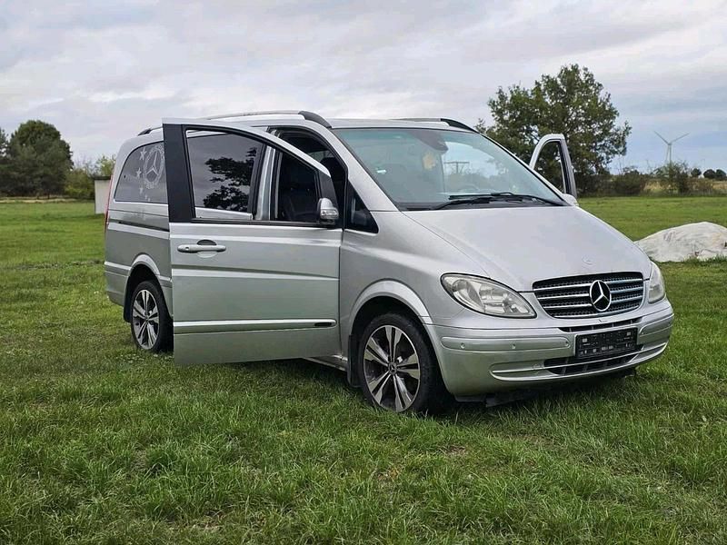 Silber Gebraucht 2006 Mercedes Viano Van / Kleinbus | 7.500 € - Bild 1/4