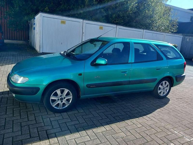 Grün Gebraucht 1999 Citroën Xsara Exclusive Kombi | 1.350 € - Bild 1/4
