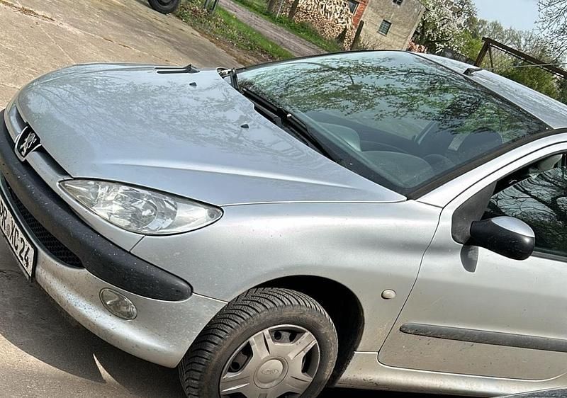 Gebraucht Peugeot 206 88 PS (64 kW) 2004 Silber Kleinwagen