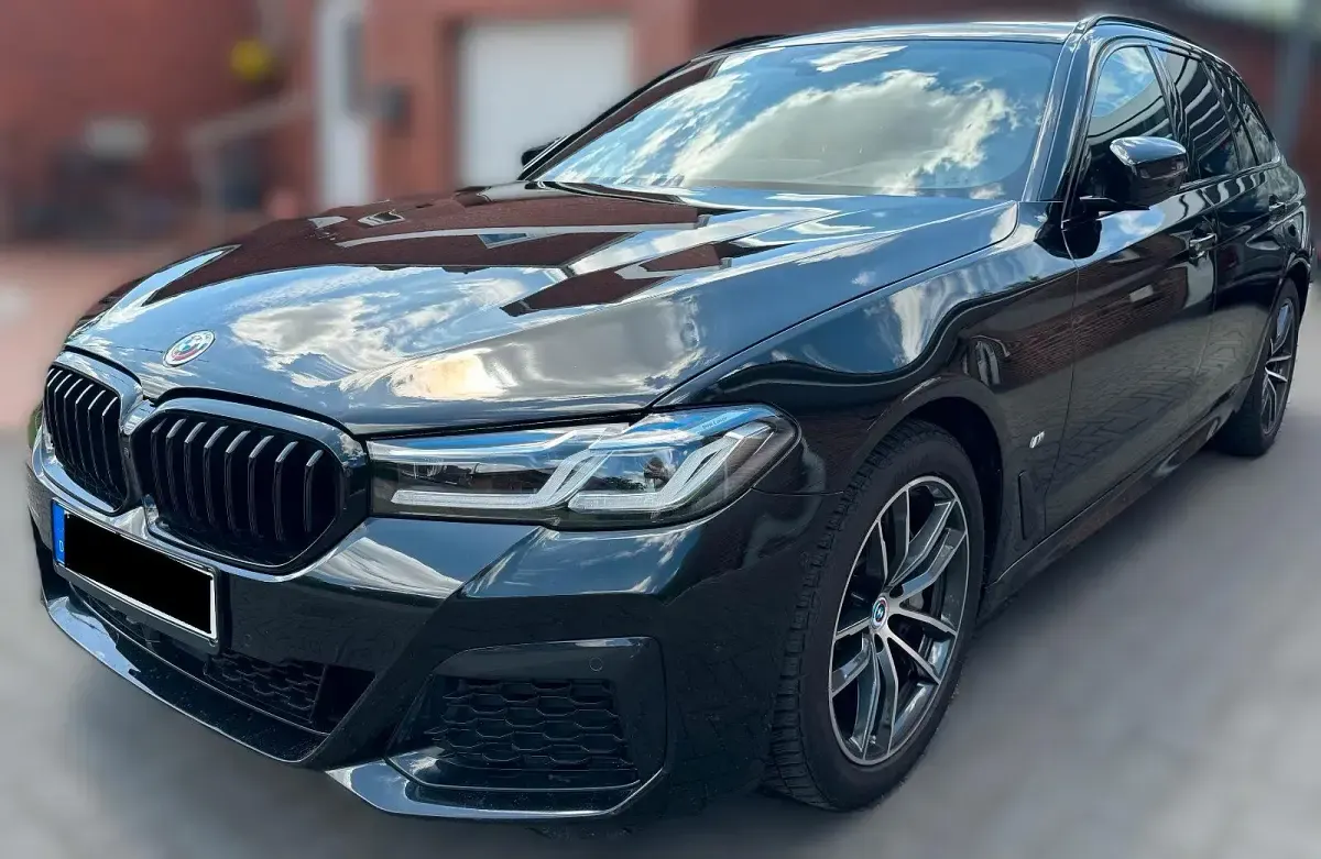 Gebraucht BMW 530 M Sport 286 PS (210 kW) 2023 Schwarz Kombi