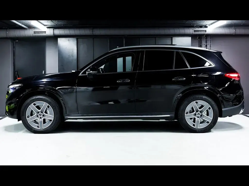 Gebraucht Mercedes GLC300e Premium Plus 333 PS (244 kW) 2023 Schwarz SUV