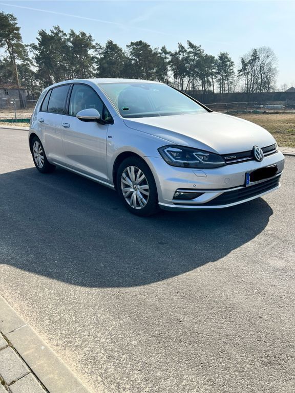 Silber Gebraucht 2018 VW Golf VII Join Limousine | 15.100 € (Guter Preis) - Bild 1/4