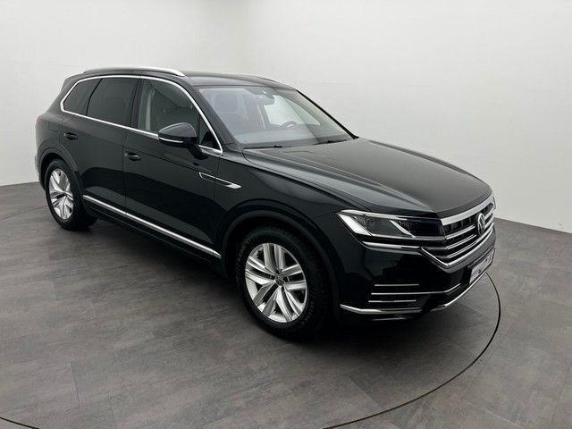 Gebraucht VW Touareg Atmosphere 231 PS (169 kW) 2021 Deep black perleffekt SUV