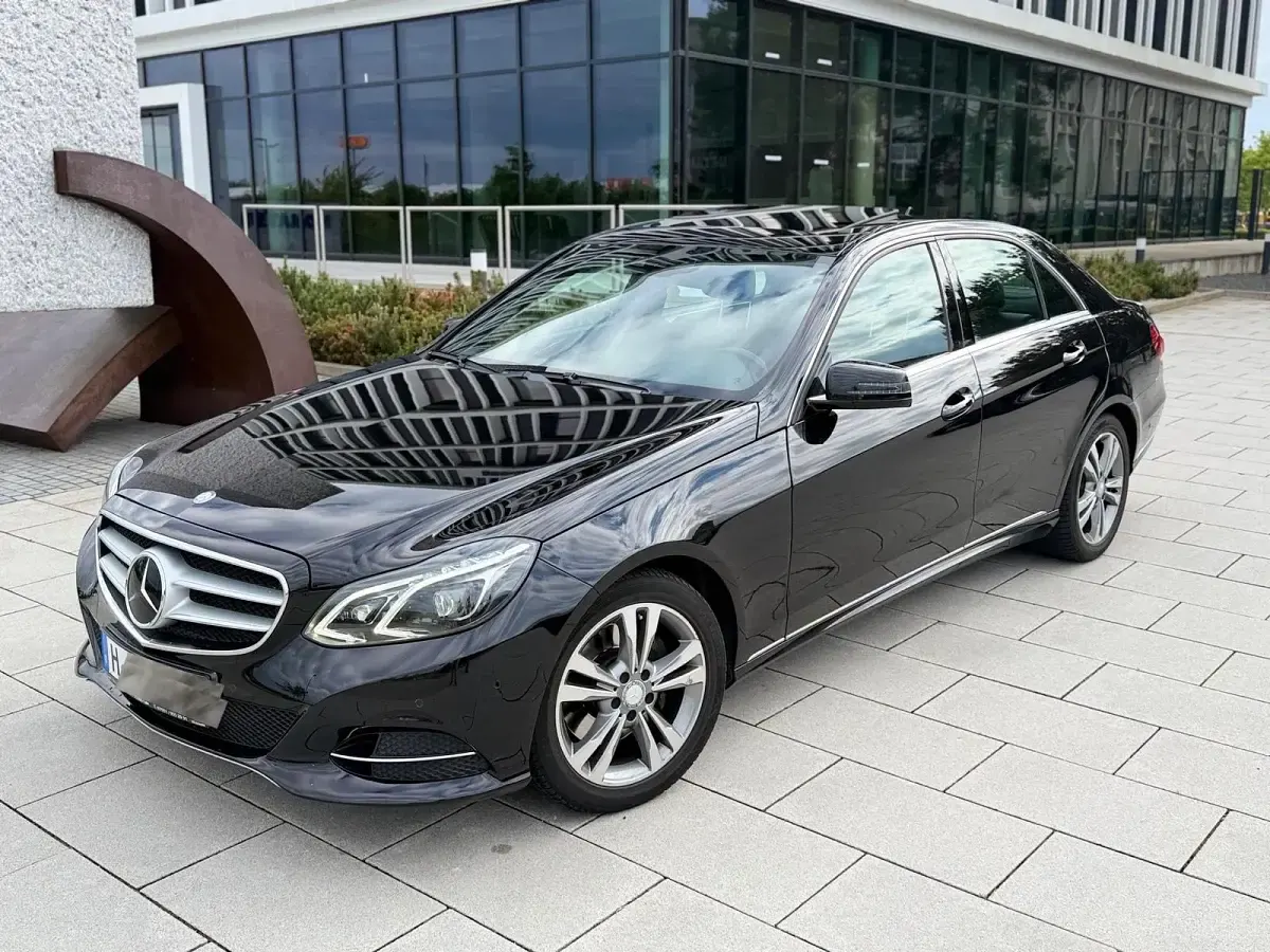Gebraucht Mercedes E350 258 PS (189 kW) 2014 Schwarz Limousine