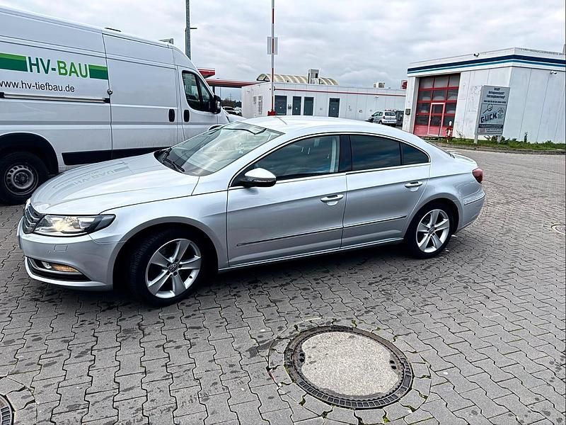 Silber Gebraucht 2015 VW Passat Limousine | 11.000 € (Guter Preis) - Bild 1/4