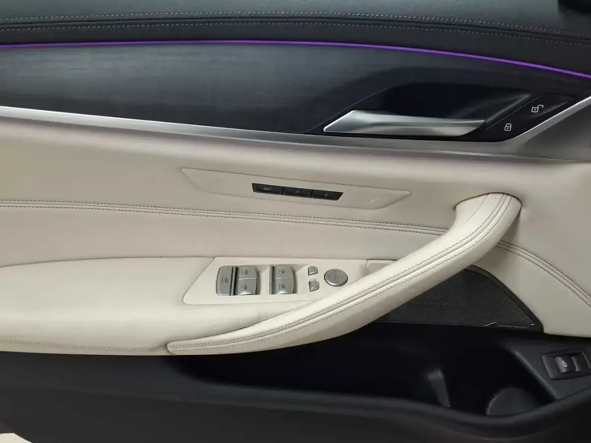 Gebraucht BMW 540 Luxury Line 333 PS (244 kW) 2021 Sophistograu brillanteffekt metallic Limousine
