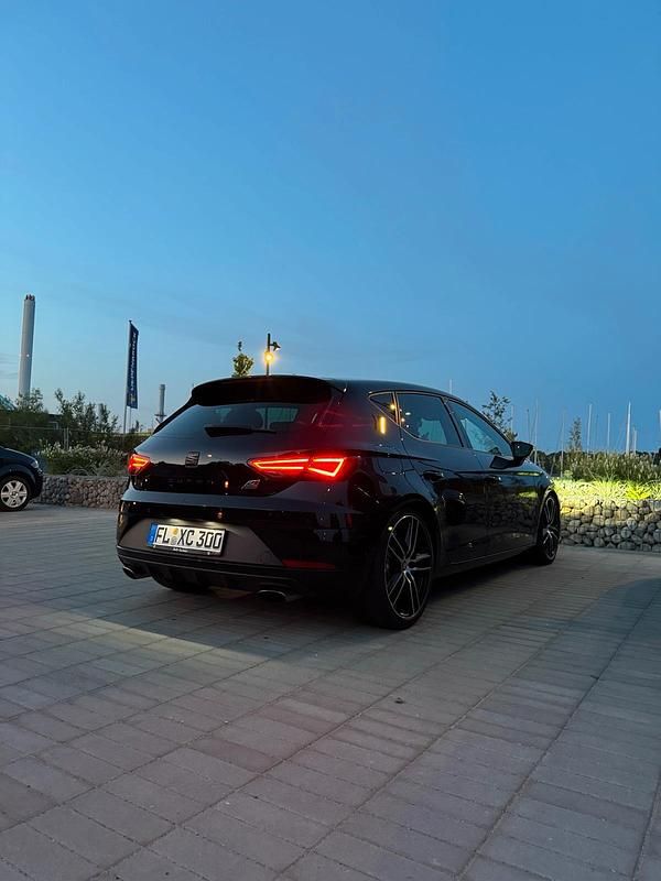 Gebraucht Seat Leon CUPRA 300 PS (220 kW) 2018 Schwarz Limousine