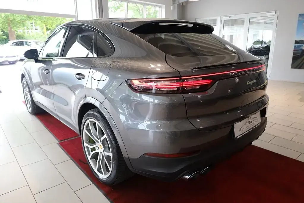 Gebraucht Porsche Cayenne E-Hybrid Coupe 462 PS (339 kW) 2021 Grau SUV