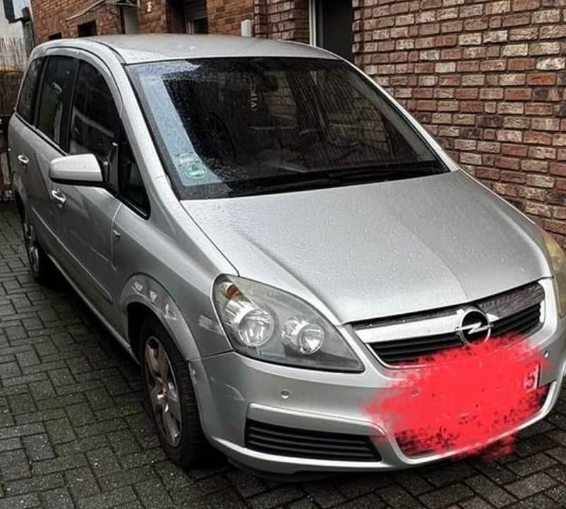 Silber Gebraucht 2005 Opel Zafira Van / Kleinbus | 1.800 € - Bild 1/4