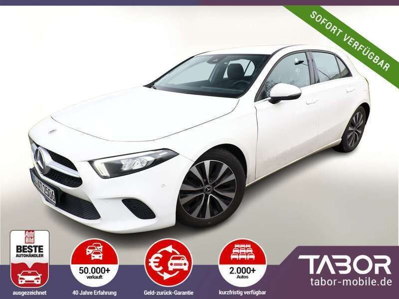 Weiß Gebraucht 2021 Mercedes A180 Style Limousine | 23.388 € (Fairer Preis) - Bild 1/4