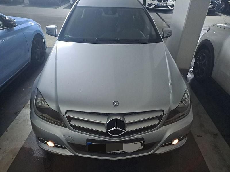 Gebraucht Mercedes C180 Edition 156 PS (114 kW) 2011 Grau Coupé