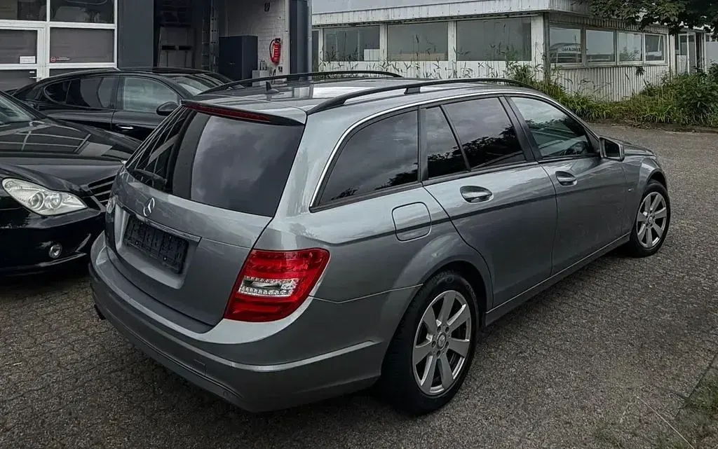 Gebraucht Mercedes C200 136 PS (100 kW) 2012 Silber Kombi