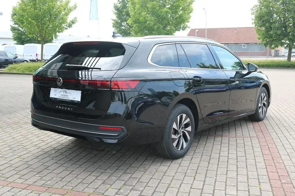 Neu VW Passat Business 150 PS (110 kW) 2026 Schwarz Kombi