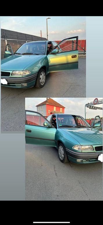 Second-hand Opel Astra 75 CP (55 kW) 1996 Berlinǎ