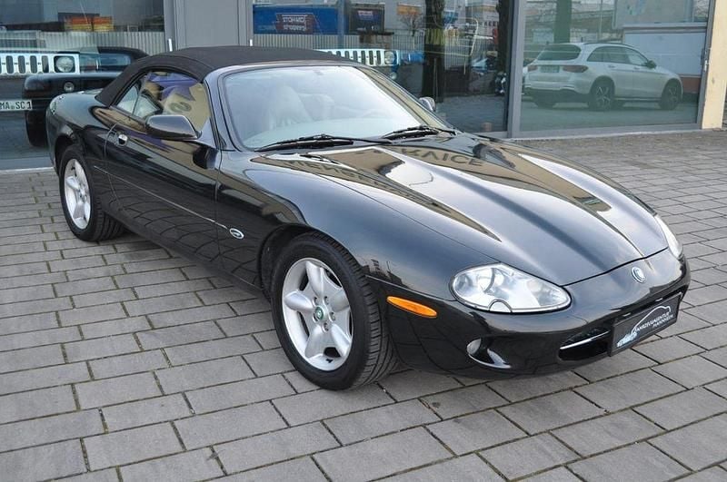 Gebraucht Jaguar XK8 284 PS (208 kW) 1999 Schwarz Cabrio