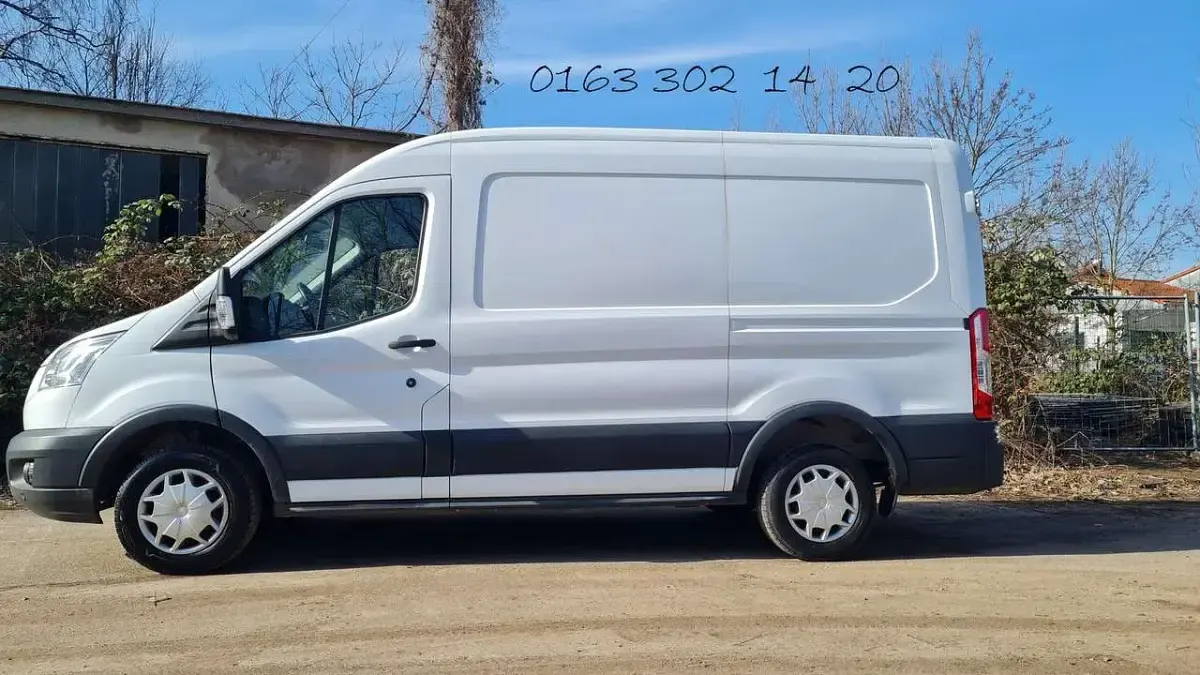 Second-hand Ford Transit 131 CP (96 kW) 2018 Alb Monovolum