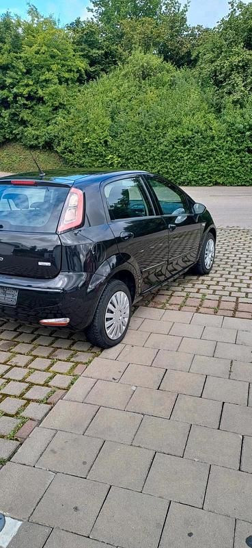 Schwarz Gebraucht 2011 Fiat Punto Evo Kleinwagen | 2.800 € (Guter Preis) - Bild 1/4