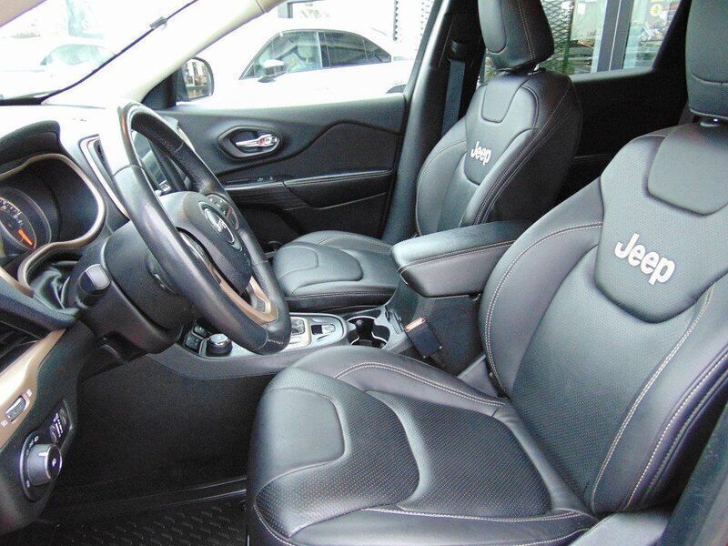Rot Gebraucht 2017 Jeep Cherokee SUV | 18.990 € (Fairer Preis) - Bild 1/4