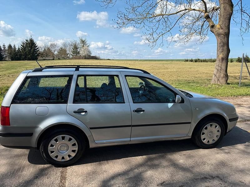 Gebraucht VW Golf IV 101 PS (74 kW) 2004 Silber Kombi