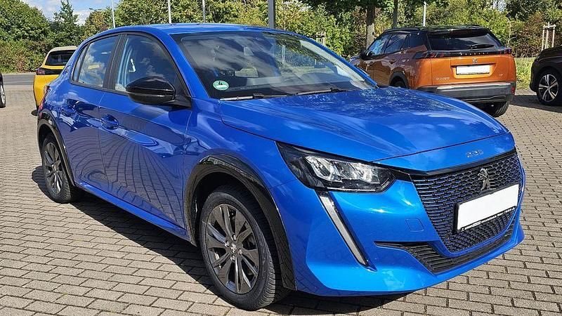 Gebraucht Peugeot e-208 Active 100 kW (136 PS) 2022 Vertigo blau Kleinwagen