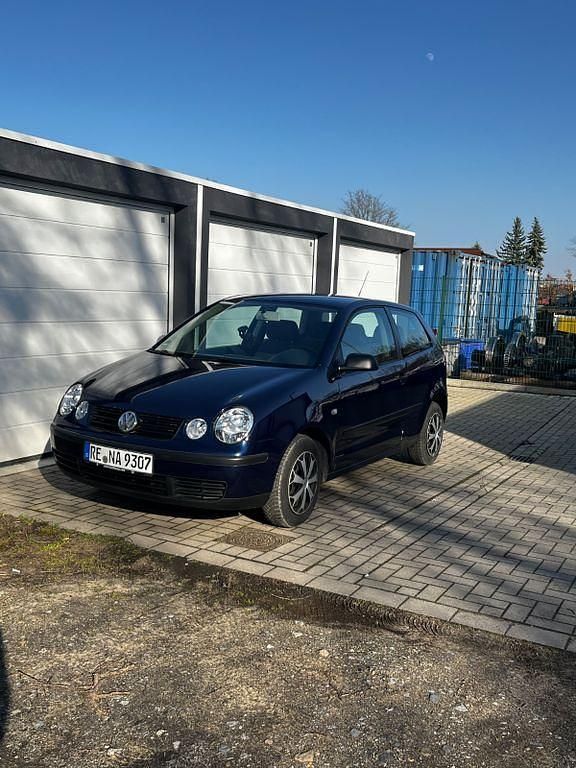 Gebraucht VW Polo Basis 64 PS (47 kW) 2003 Blau Limousine