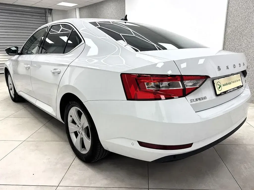 Gebraucht Skoda Superb Ambition 218 PS (160 kW) 2022 Weiß Limousine