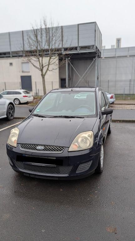 Gebraucht Ford Fiesta 95 PS (69 kW) 2007 Blau Kleinwagen