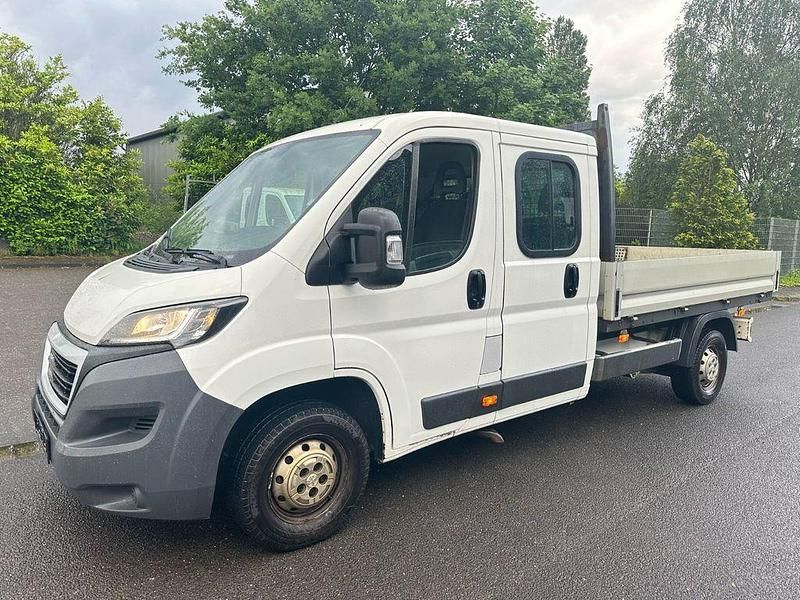 Gebraucht Peugeot Boxer 131 PS (96 kW) 2015 Weiß Van