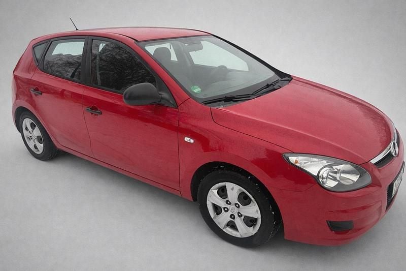 Gebraucht Hyundai i30 109 PS (80 kW) 2010 Rot Limousine