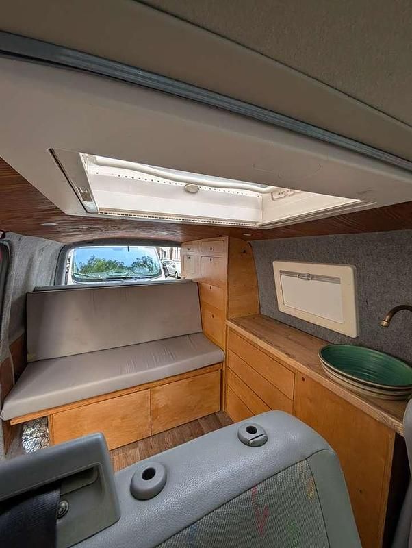 Gebraucht VW T5 102 PS (75 kW) 2009 Rot Van