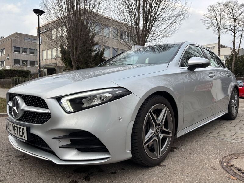 Silber Gebraucht 2018 Mercedes A250 AMG line Limousine | 23.880 € (Guter Preis) - Bild 1/4
