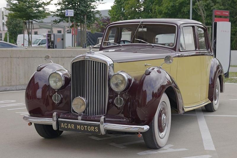 Braun Gebraucht 1953 Bentley S2 Limousine | 29.900 € - Bild 1/4