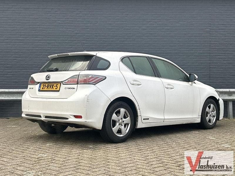 Gebraucht Lexus CT200h 136 PS (100 kW) 2011 Weiß Limousine