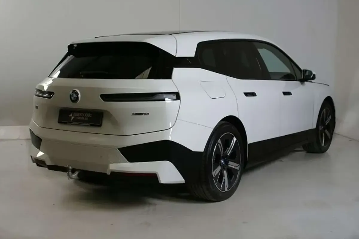 Gebraucht BMW iX Sport Line 384 kW (523 PS) 2023 Weiß SUV