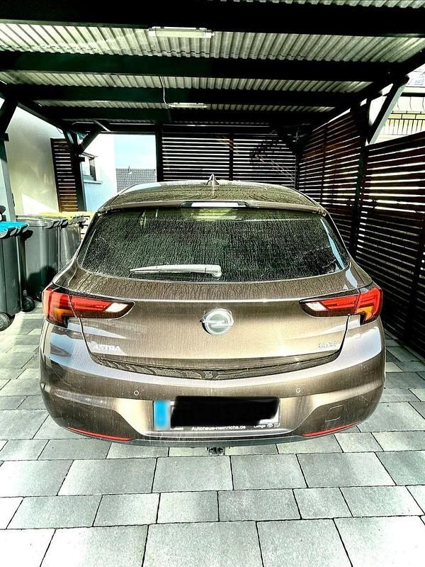 Gebraucht Opel Astra Dynamic 110 PS (80 kW) 2016 Braun Limousine