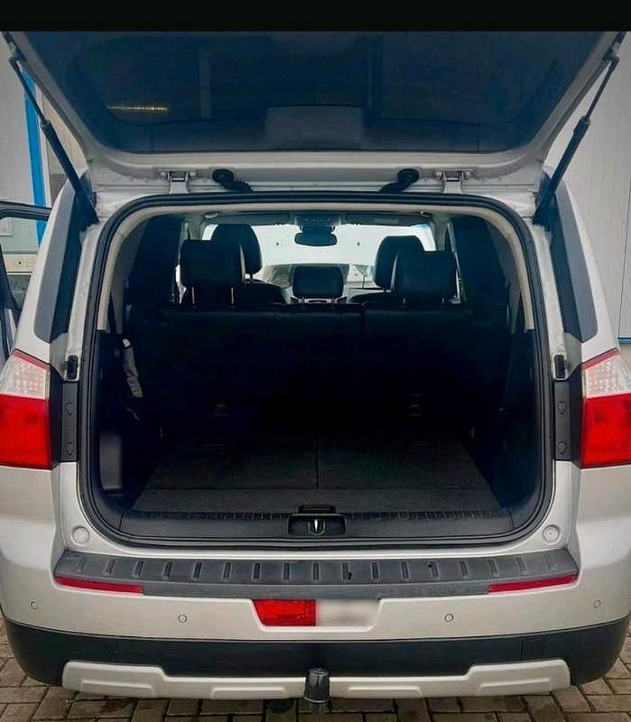 Gebraucht Chevrolet Orlando 163 PS (119 kW) 2013 Silber Van / Kleinbus