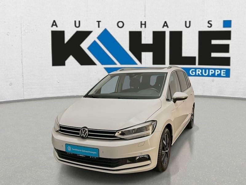 Gebraucht VW Touran Highline 150 PS (110 kW) 2023 Pure white Van / Kleinbus
