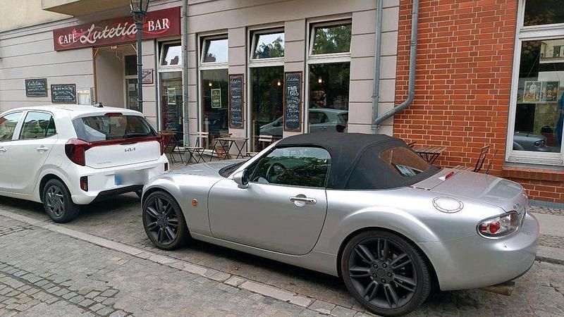 Usata Mazda MX5 126 CV (92 kW) 2006 Argento Cabrio