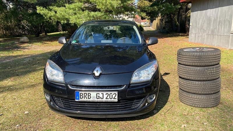 Second-hand Renault Mégane 101 CP (74 kW) 2012 Negru Berlinǎ