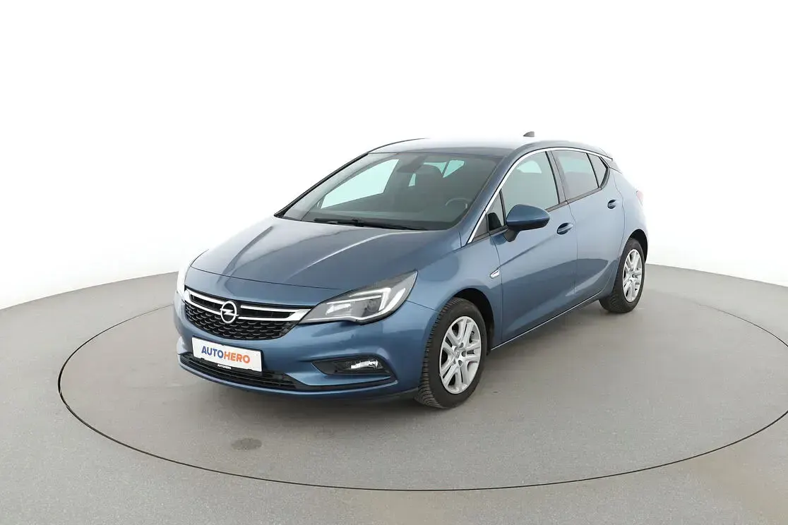 Używany Opel Astra Dynamic 150 KM (110 kW) 2016 Sedan/Limuzyna