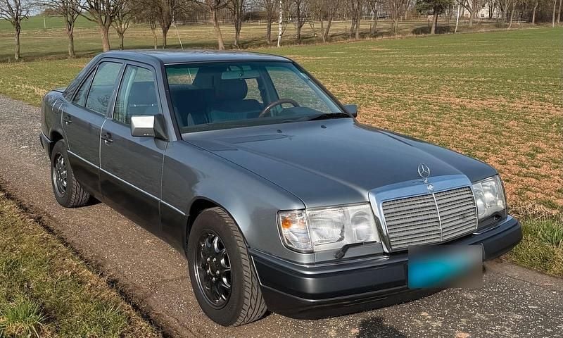 Gebraucht Mercedes E260 160 PS (117 kW) 1991 Grau Limousine