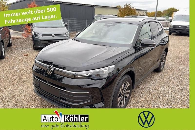 Neu VW Tiguan 150 PS (110 kW) 2026 Grenadillschwarz metallic SUV