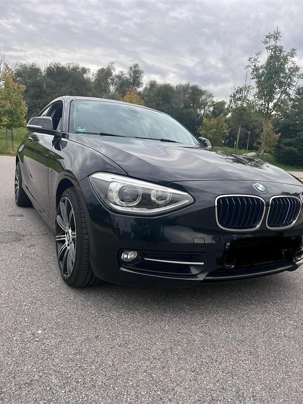 Gebraucht BMW 116 Sport Line 135 PS (99 kW) 2013 Schwarz Kleinwagen