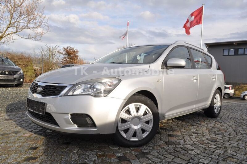 Silber Gebraucht 2010 Kia Ceed Sportswagon Vision Kombi | 5.480 € (Fairer Preis) - Bild 1/4