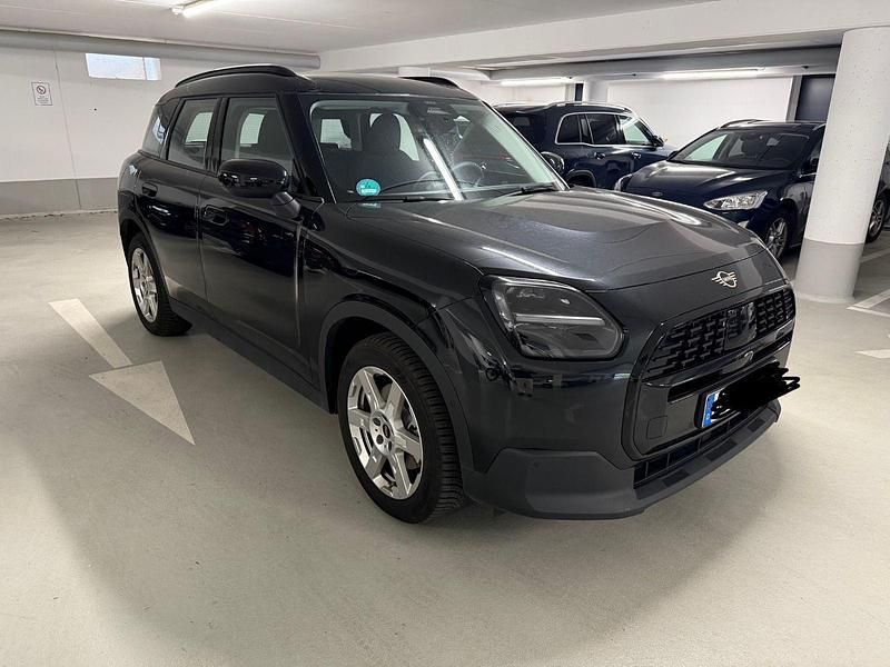 Schwarz Gebraucht 2025 Mini Cooper Countryman Essential SUV | 33.500 € (Superpreis) - Bild 1/4