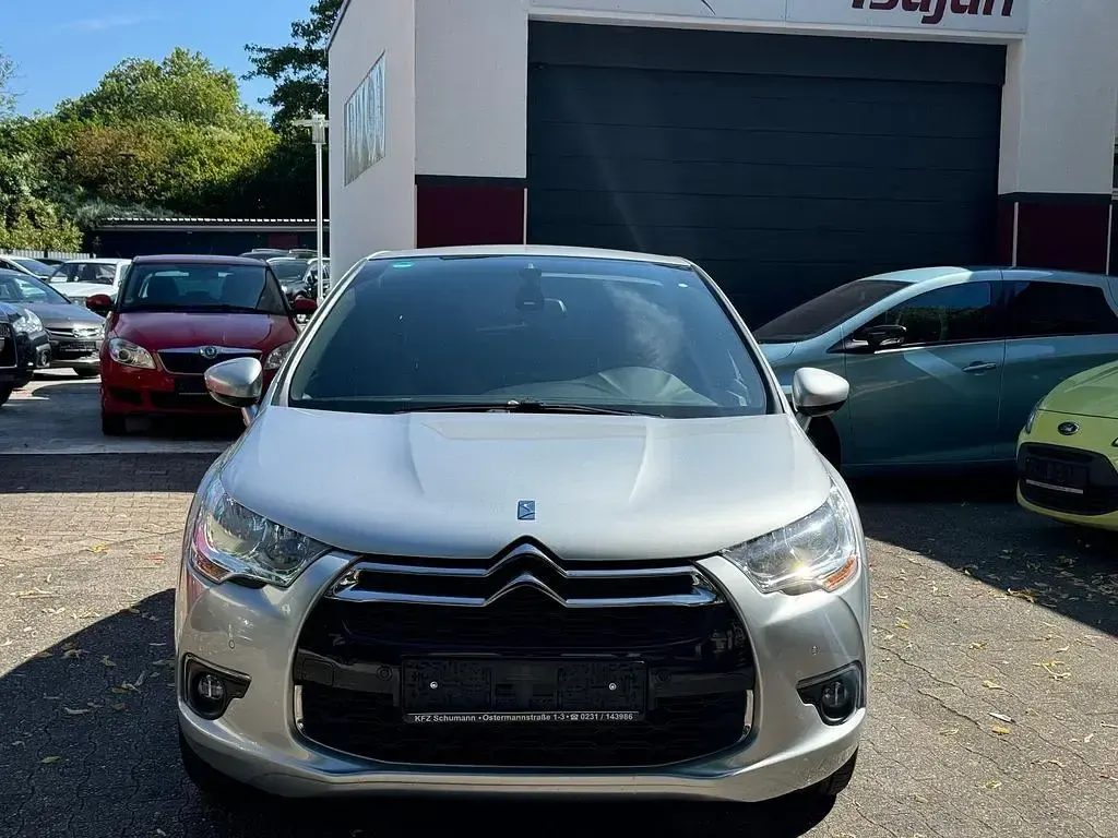 Gebraucht Citroën DS4 So Chic 120 PS (88 kW) 2015 Grau Kleinwagen